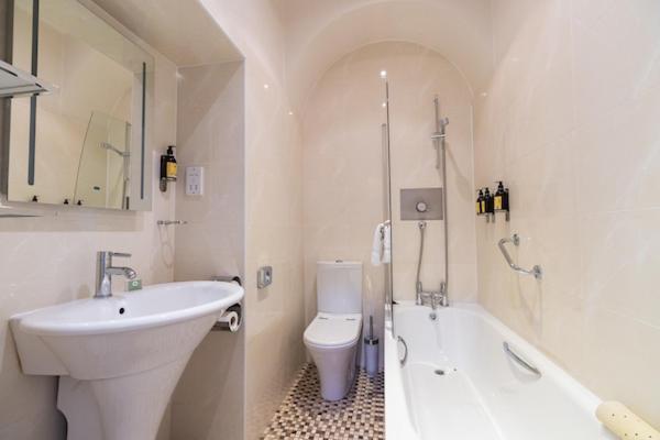 Отель Butler House Килкенни Экстерьер фото